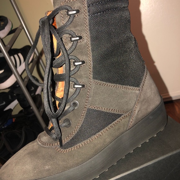 Yeezy Season 3 boots. - Picture 4 of 7